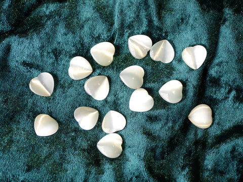 Cat's eye mini hearts